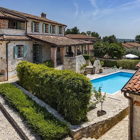 Rustic Amyra With Pool And Grill In Porec Sveti Lovreč Pazenatički