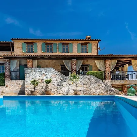 Rustic Amyra With Pool And Grill In Porec