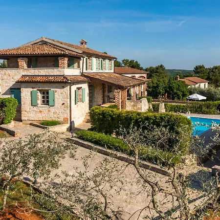 Вилла Rustic Amyra With Pool And Grill In Porec *