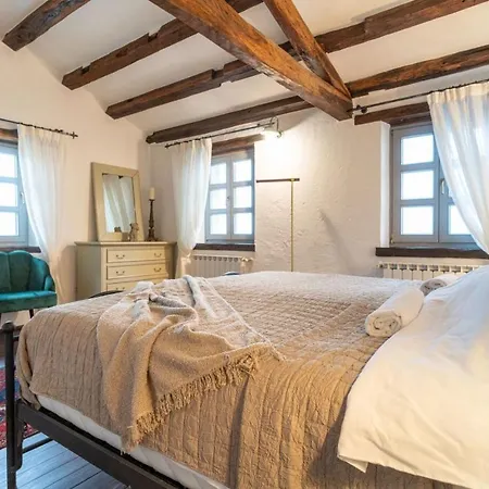 Rustic Amyra With Pool And Grill In Porec * Sveti Lovreč Pazenatički