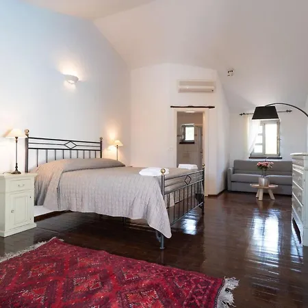 Villa Rustic Amyra With Pool And Grill In Porec *