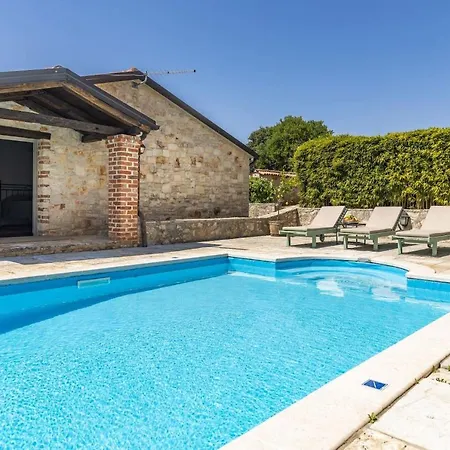 Rustic Amyra With Pool And Grill In Porec Villa