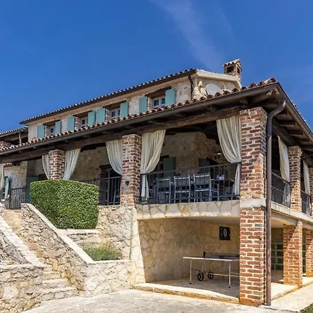 Rustic Amyra With Pool And Grill In Porec Villa *