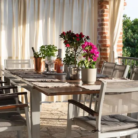 Rustic Amyra With Pool And Grill In Porec *